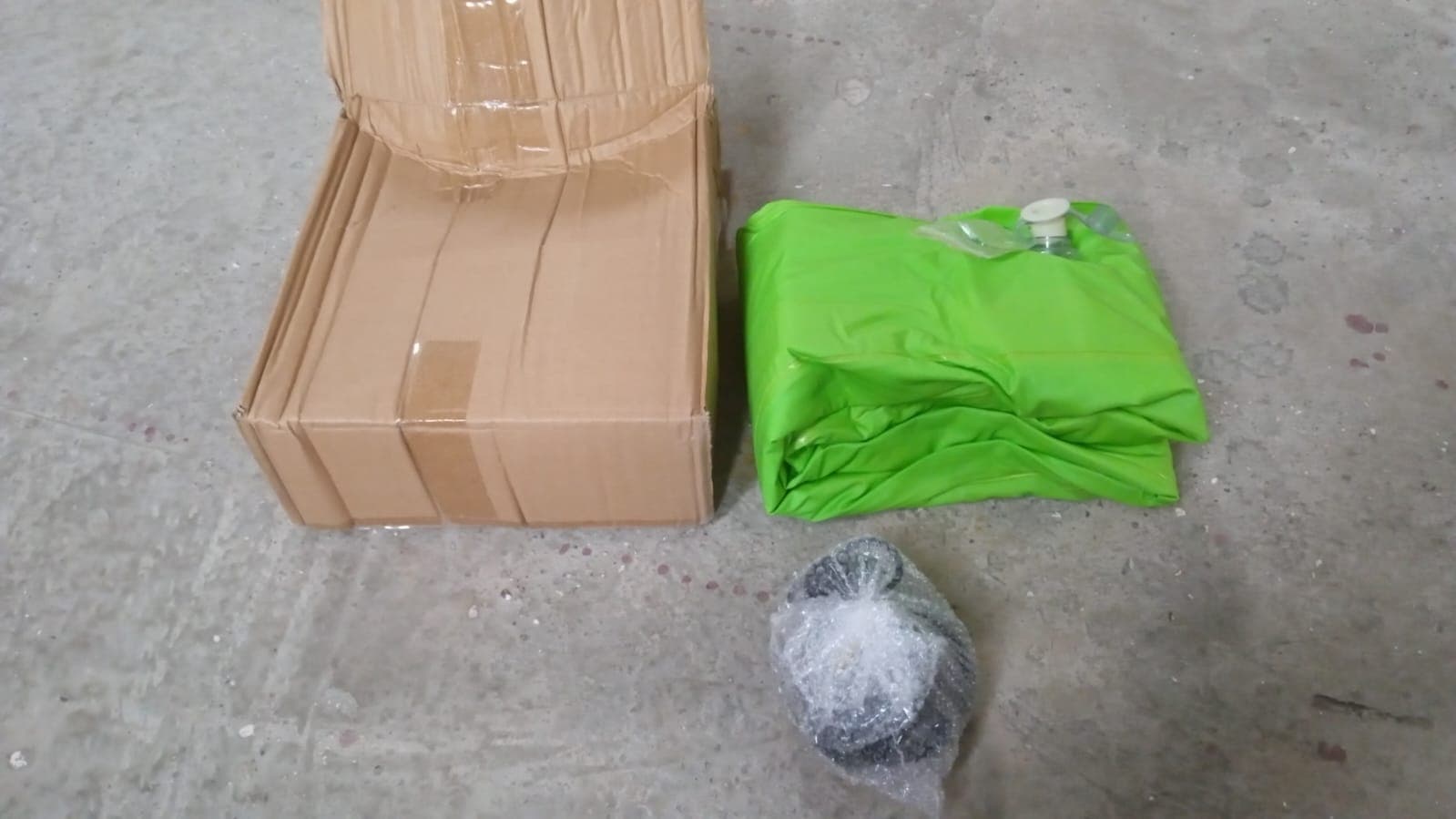 Comfy Car Camping: Inflatable Bed with Pillows & Pump (Portable) thumbnail 8