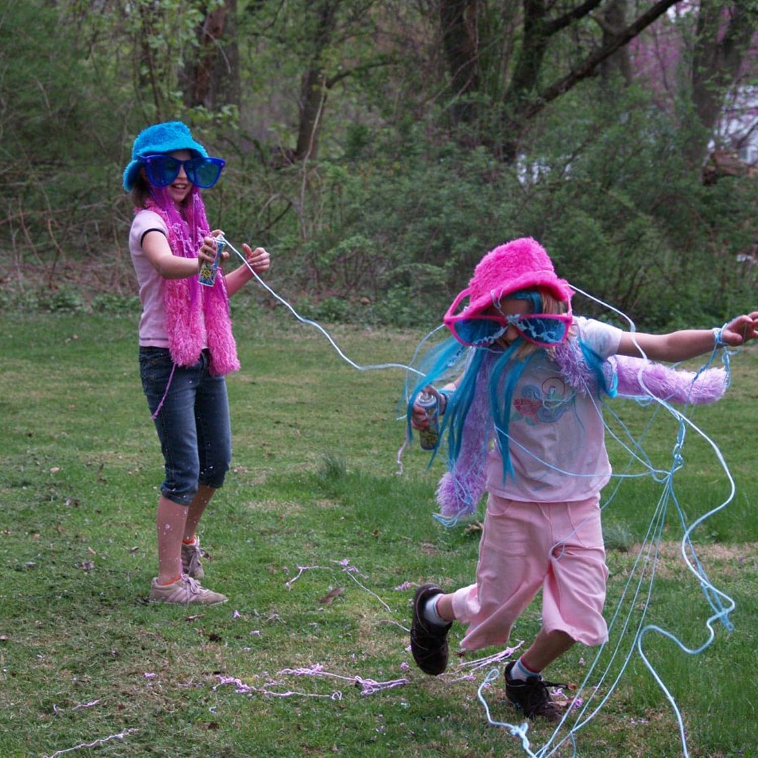 Party Crazy Ribbon Spray used while doing parties and get-together celebrations and can be used by all kinds of people. thumbnail 10