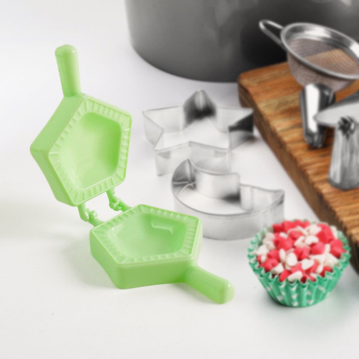 Mix Des Plastic Snack Mould 1Pc thumbnail 5