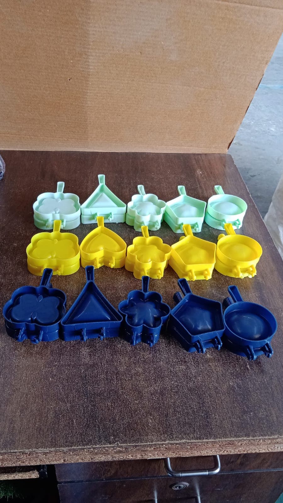 Mix Des Plastic Snack Mould 1Pc thumbnail 7