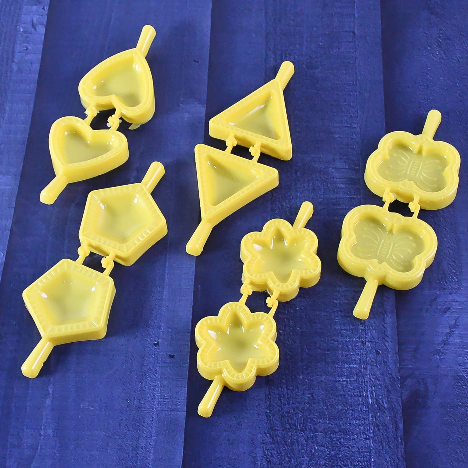 Plastic Cookie Cutter Mould Set 6 Pc thumbnail 3