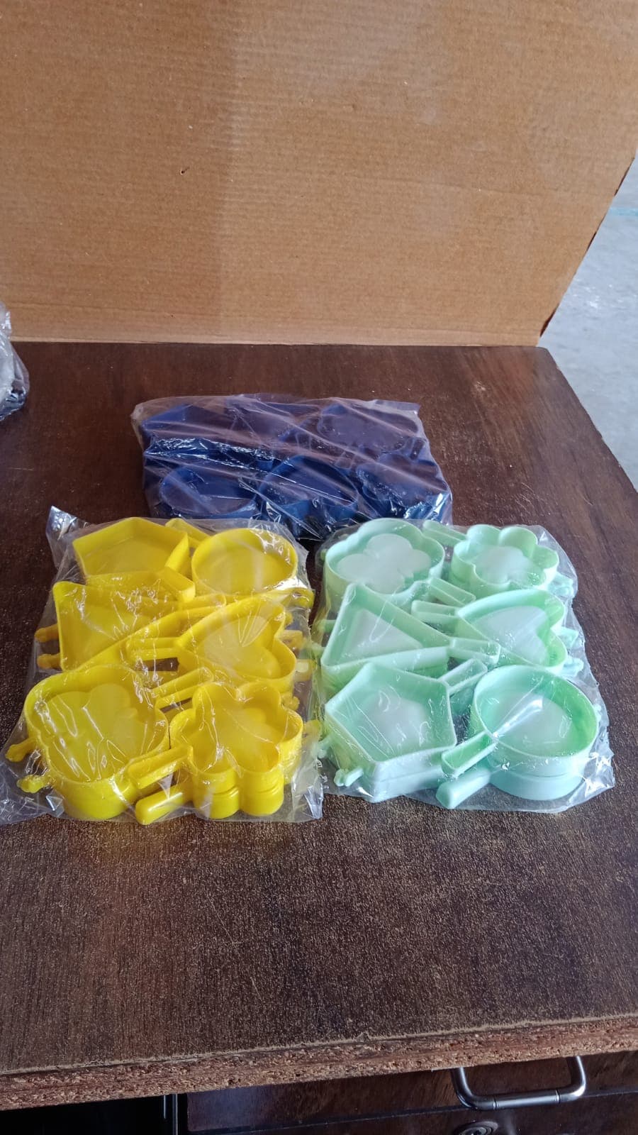 Plastic Cookie Cutter Mould Set 6 Pc thumbnail 6