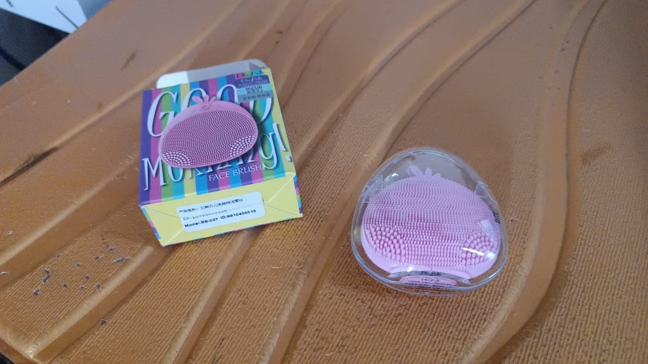 Silicone Face Cleansing Brush thumbnail 6