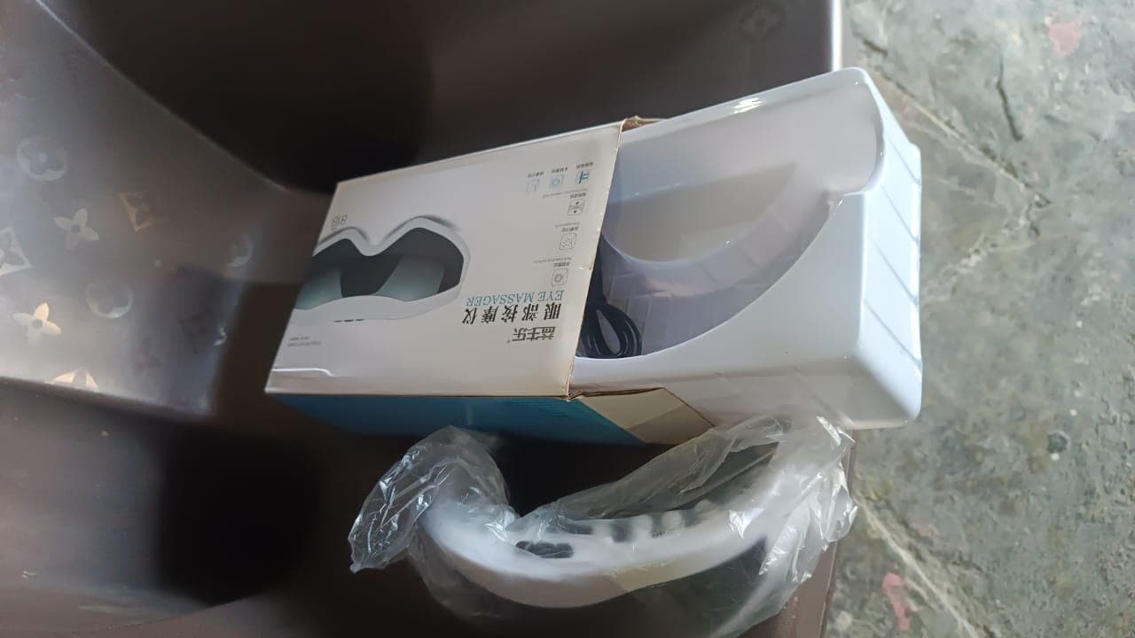 Electric Eye Massager with Adjustable Elastic Band (1 Pc) thumbnail 8