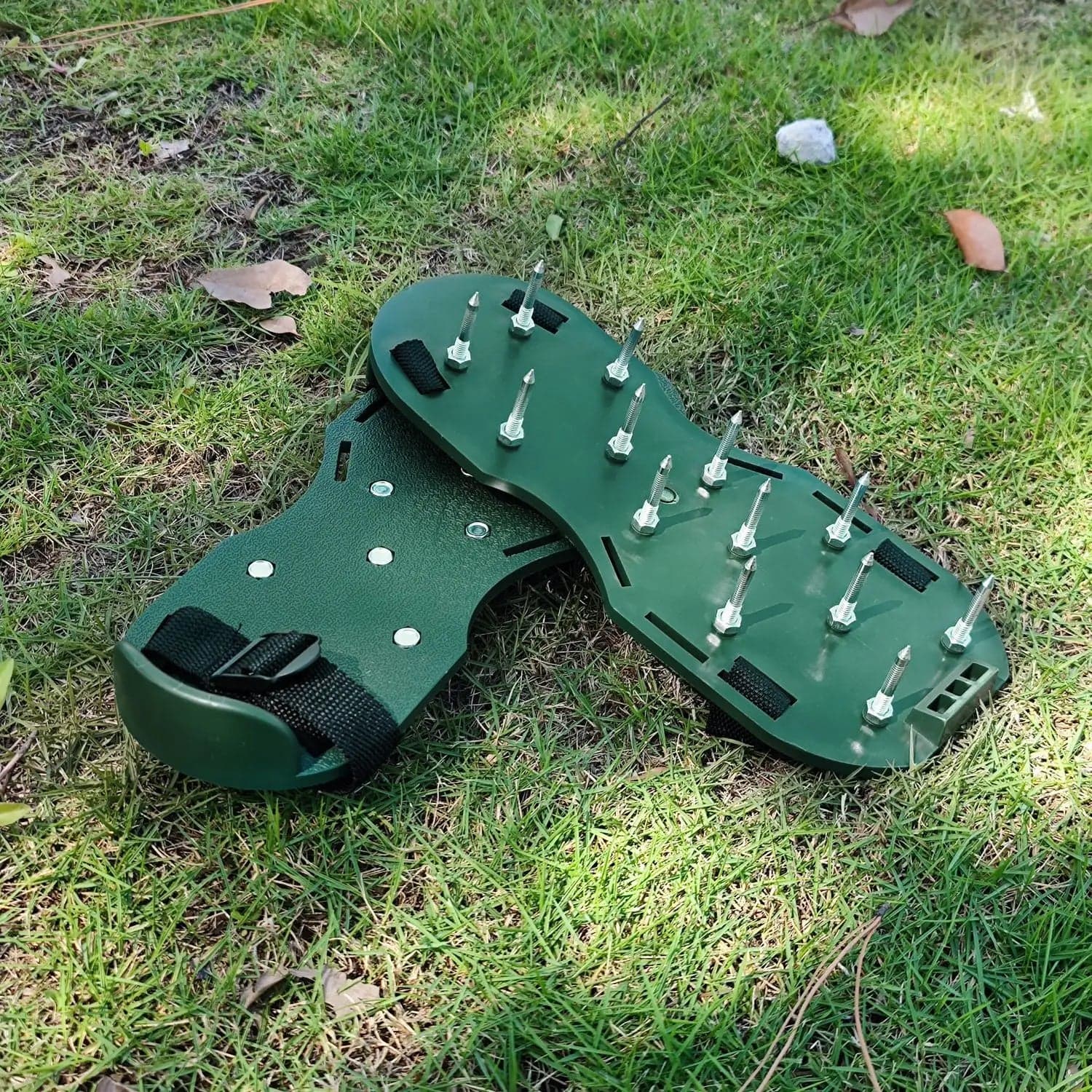 Lawn Aerator Sandals, Garden Grass Aerator Spiked Sandals Green Studded Shoes For Yard Patio Garden Excavation thumbnail 3