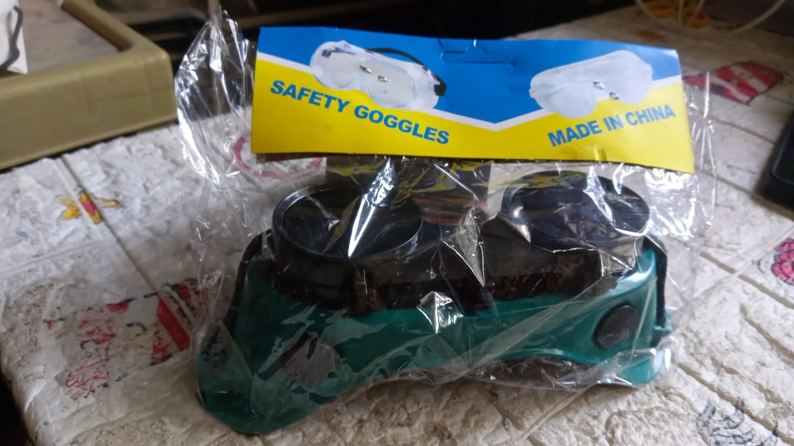 Safety Welding Goggles Anti Radiation Goggles Welder Work Protective Goggles Labour Working Safety Protective Eyewear (MOQ :- 10 Pcs) thumbnail 8