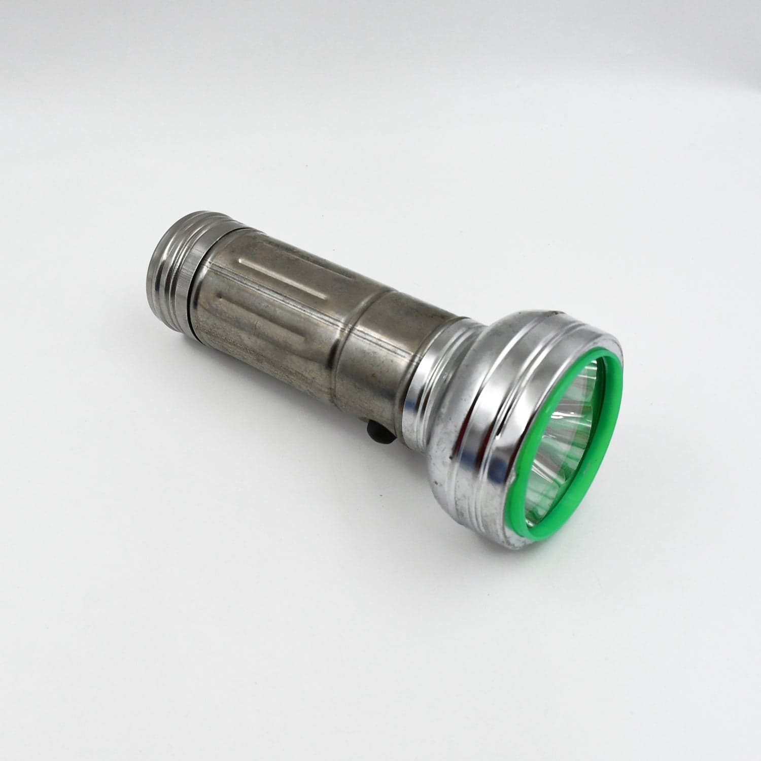 Nostalgic Flashlight,Flashlight Outdoor, Portable Nostalgic Simple Iron Outdoor Old-Fashioned Flashlight thumbnail 4