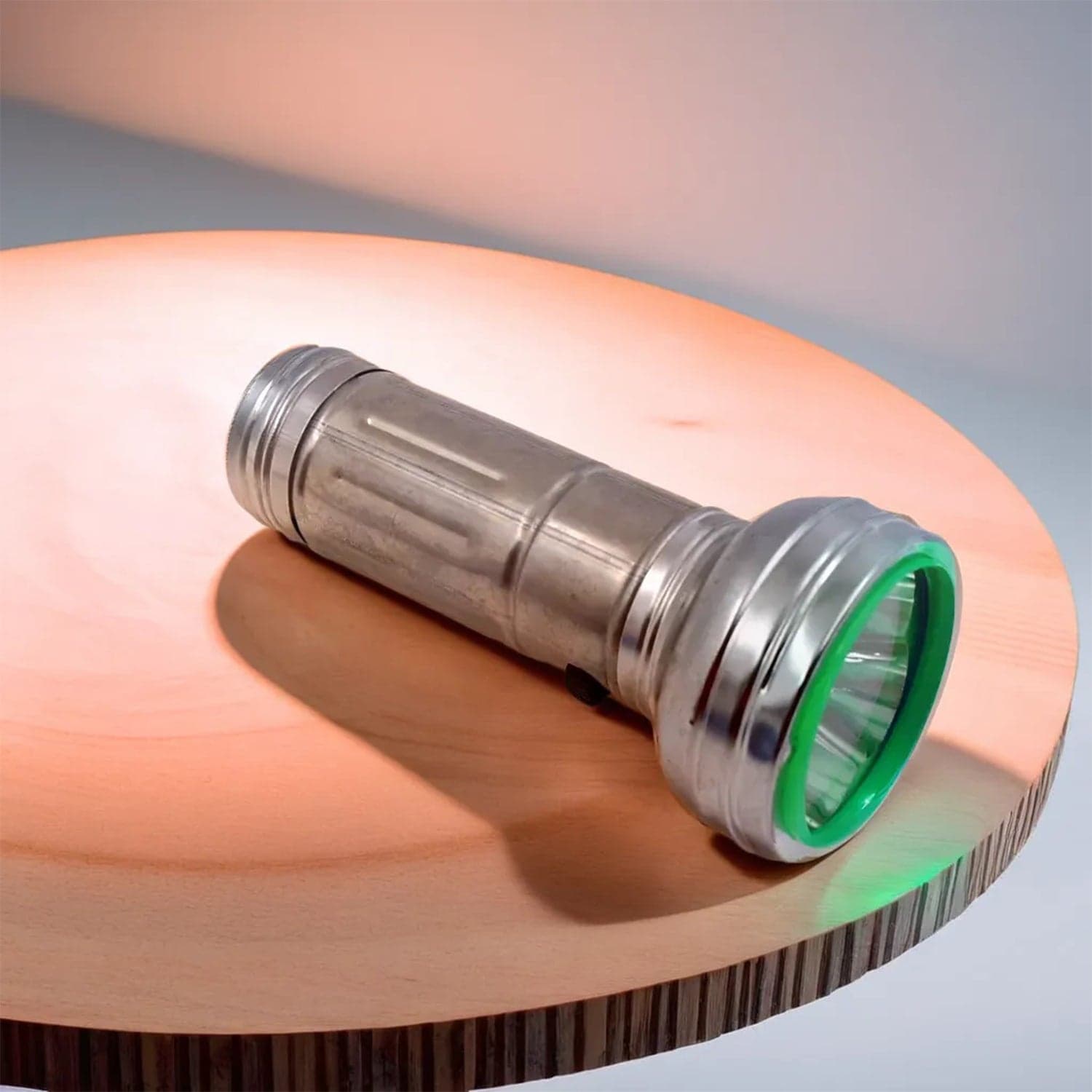 Nostalgic Flashlight,Flashlight Outdoor, Portable Nostalgic Simple Iron Outdoor Old-Fashioned Flashlight thumbnail 7