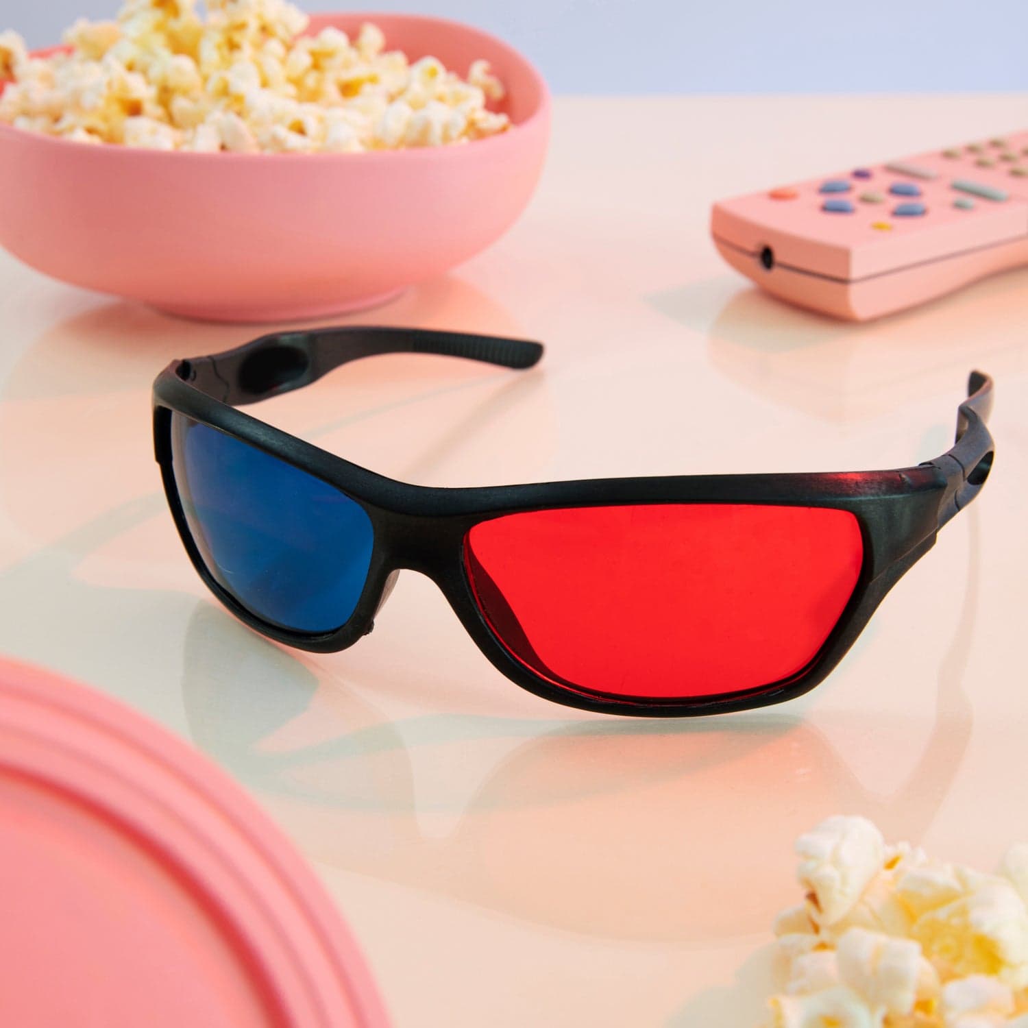 Stylish UV-Protected Sunglasses for All-Day Comfort of Perfect for Any Light! (1 Pc) thumbnail 1