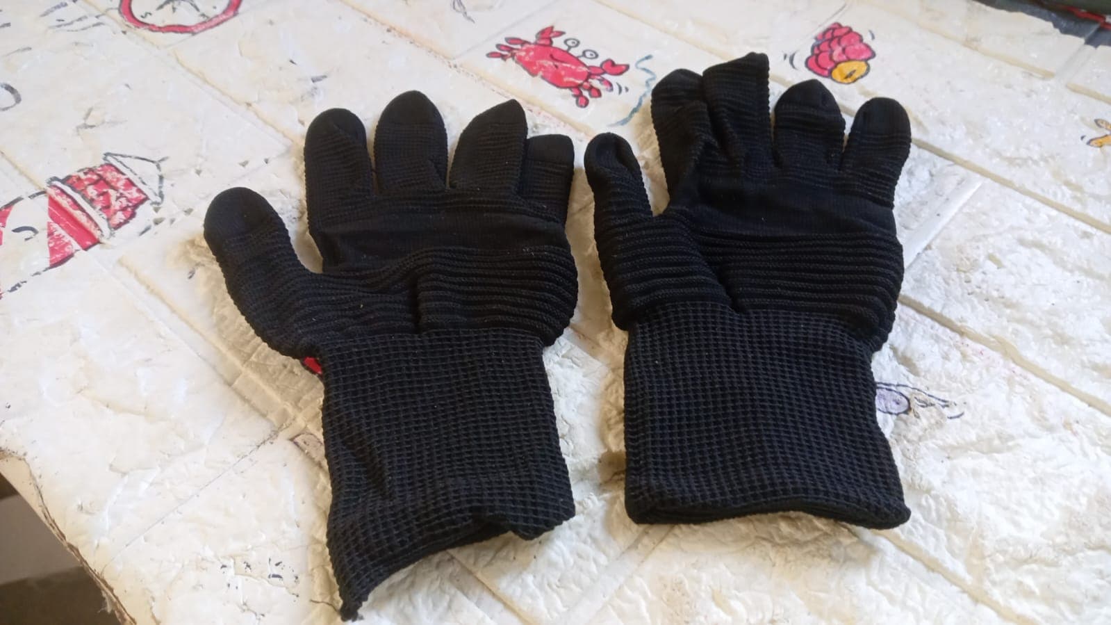 Small Hands, Big Protection: Heat Resistant, Cut-Proof Gloves thumbnail 7