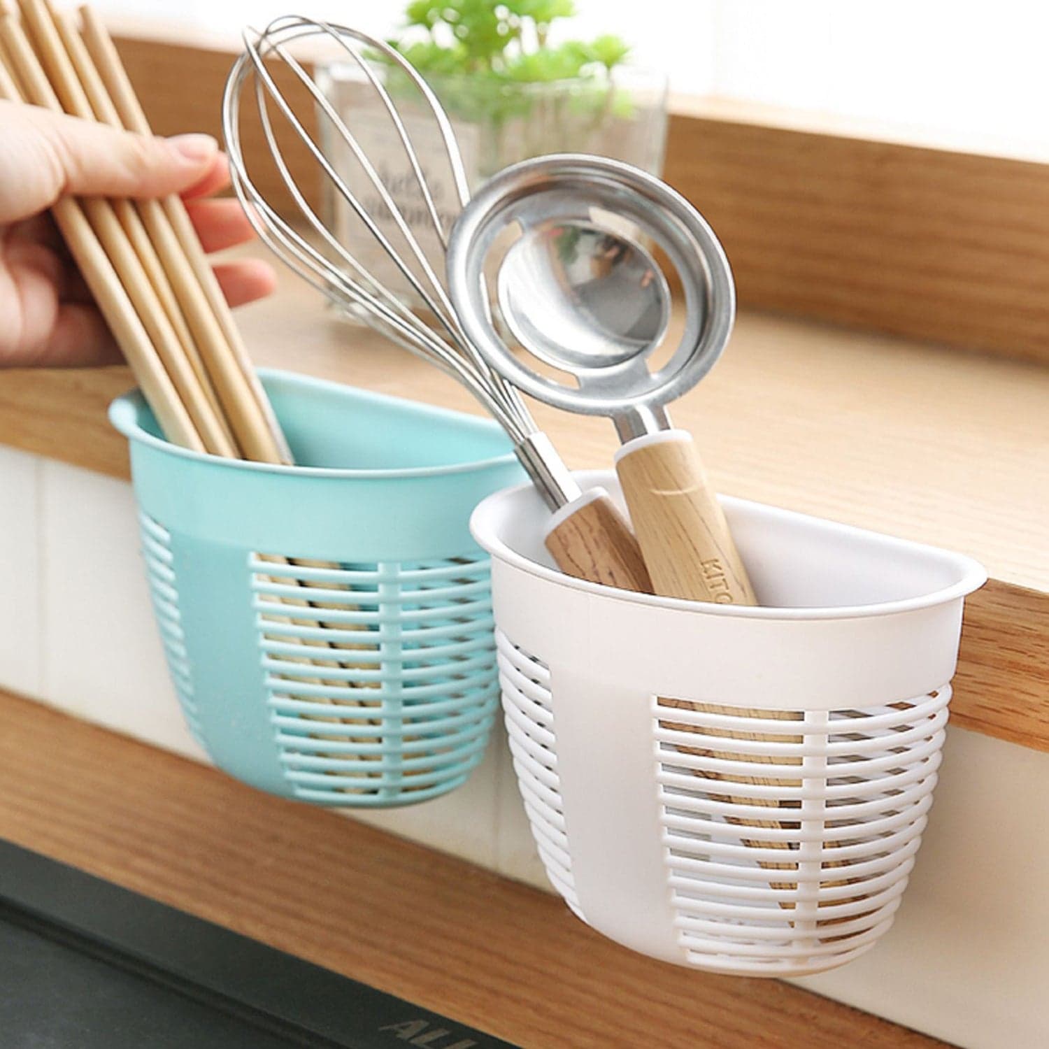 Hanging Plastic Storage Basket thumbnail 1