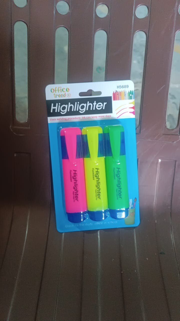 Highlighter Pen, Assorted Colours Water Based Broad Tip Writing Marker (3 Pcs Set) thumbnail 7