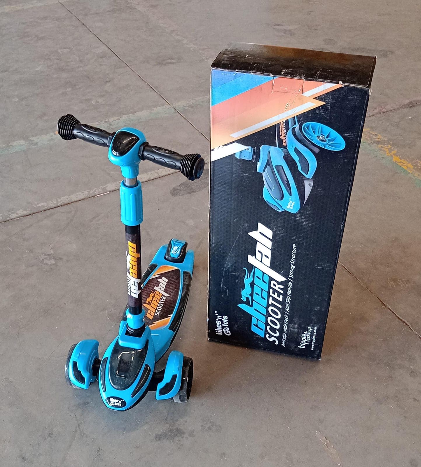 Foldable Kick Scooter for Kids 2-12 Years Old | Lightweight (1 Pc) thumbnail 7