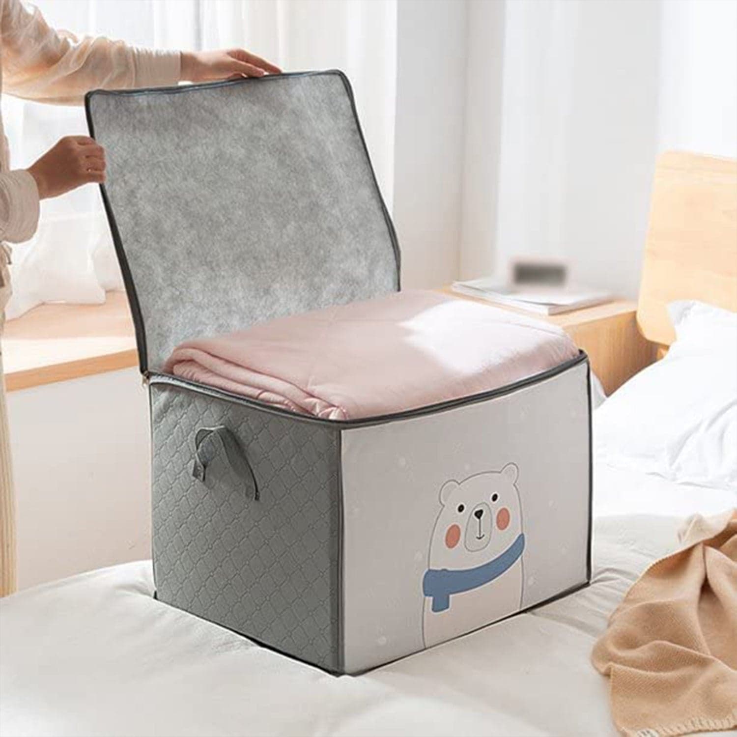 Clothes Storage Bag With Zipper Handles thumbnail 4