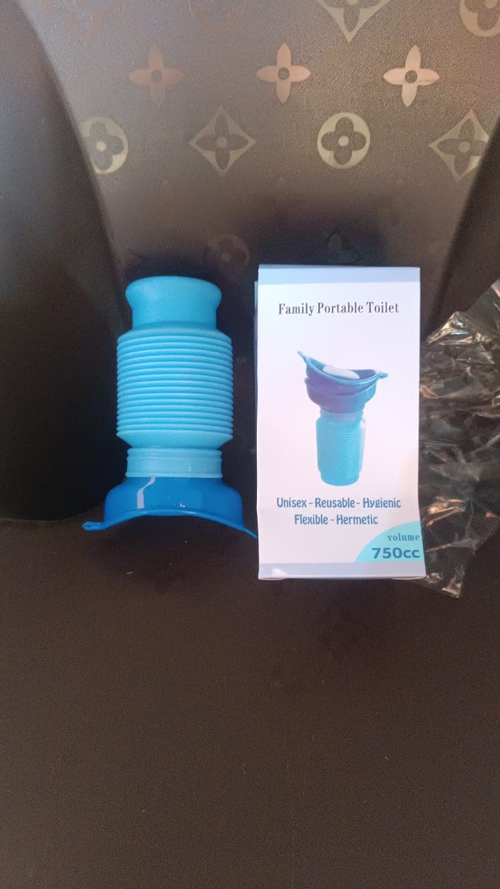 Urinal Foldable Portable Wee Bottle (750 ML / 1 Pc) thumbnail 7