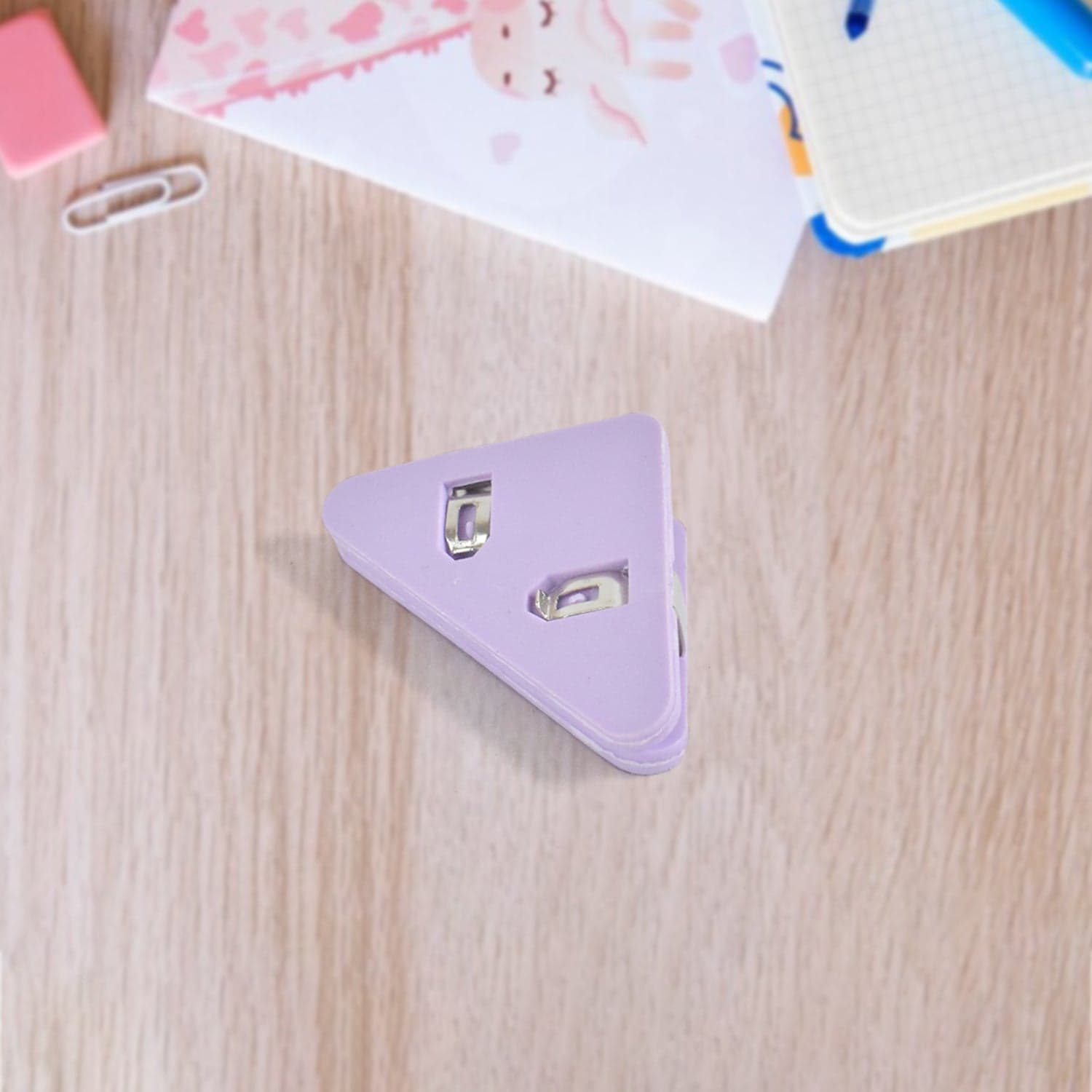 Triangle Paper Clips | Small Corner Clips for Paper, Document Clip (1 pc) thumbnail 3