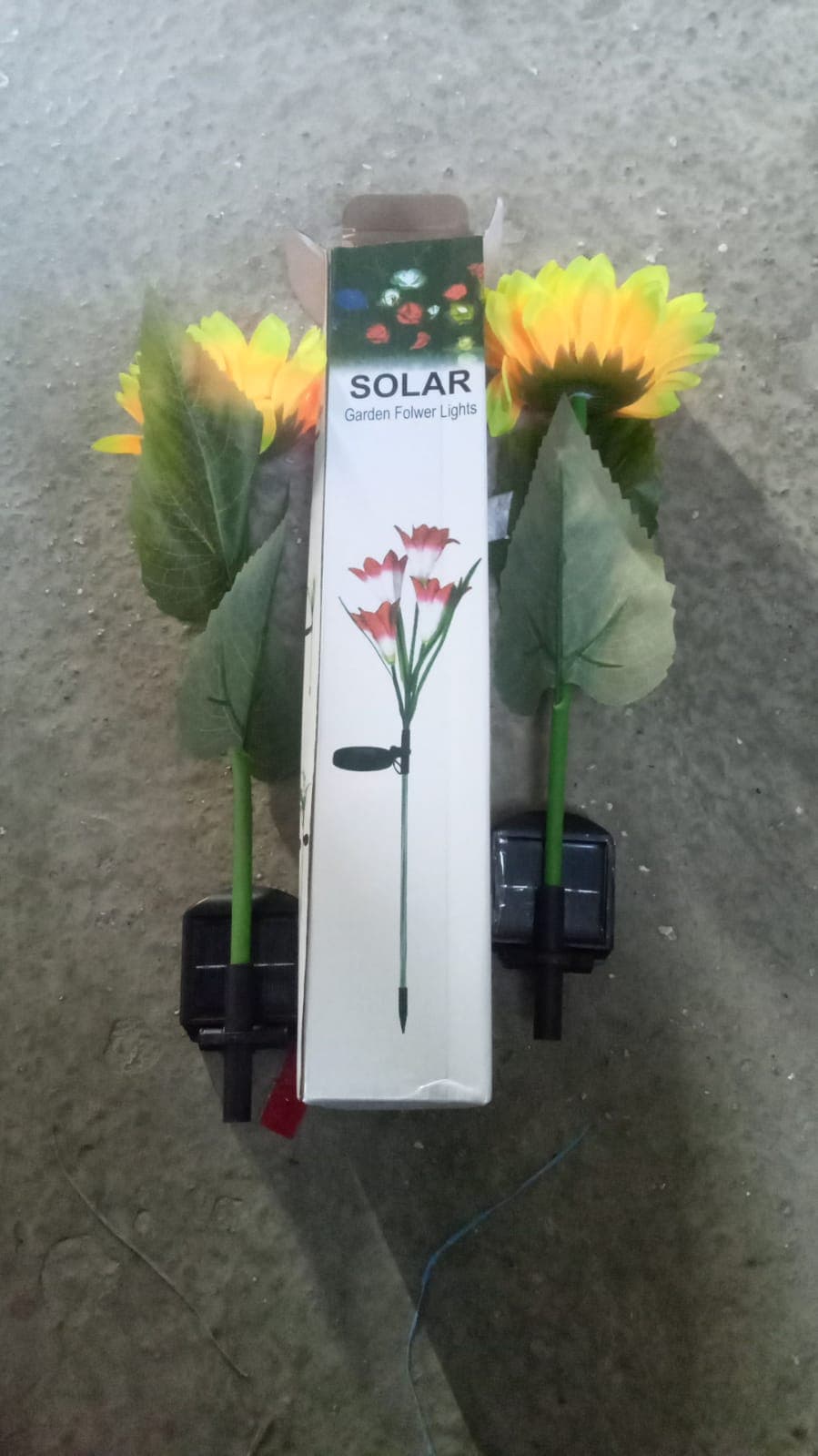 2 Pc Outdoor Solar Sunflower Lights Intelligent Light Control Waterproof Garden Landscape Stake Light thumbnail 10