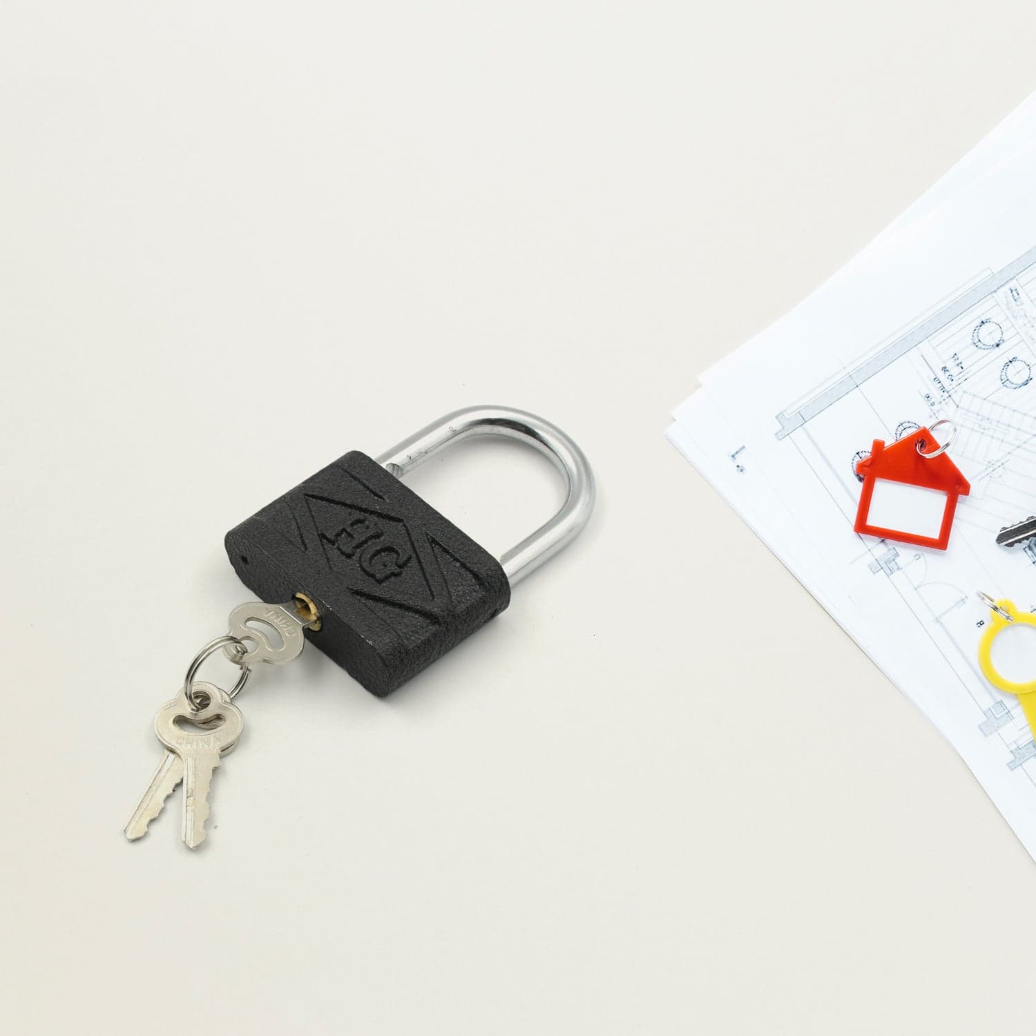 Thickened Black Iron Padlock of Brass Core, Waterproof, Anti-Theft (75/60/32mm) thumbnail 3