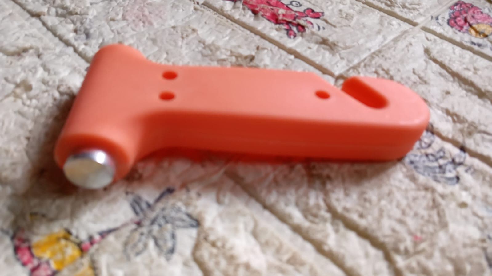 Car Safety Hammer - Emergency Rescue Tool with Window Breaker & Seatbelt Cutter thumbnail 9