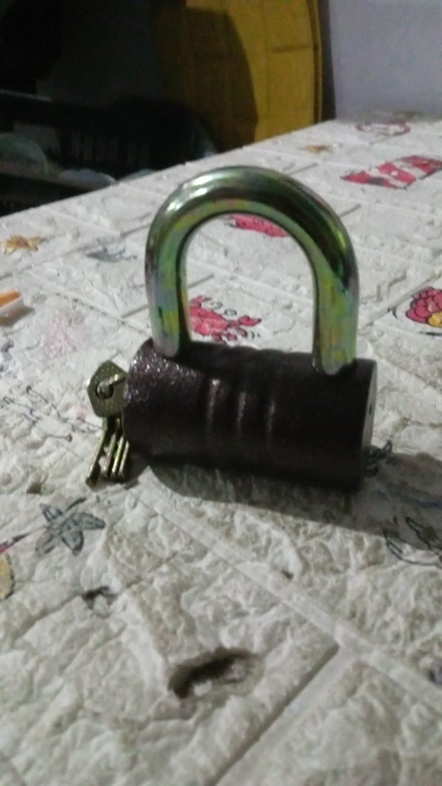 Heavy-Duty Iron Padlock Of 82Mm Black Spray Lock With Brass Core & 5 Keys thumbnail 7