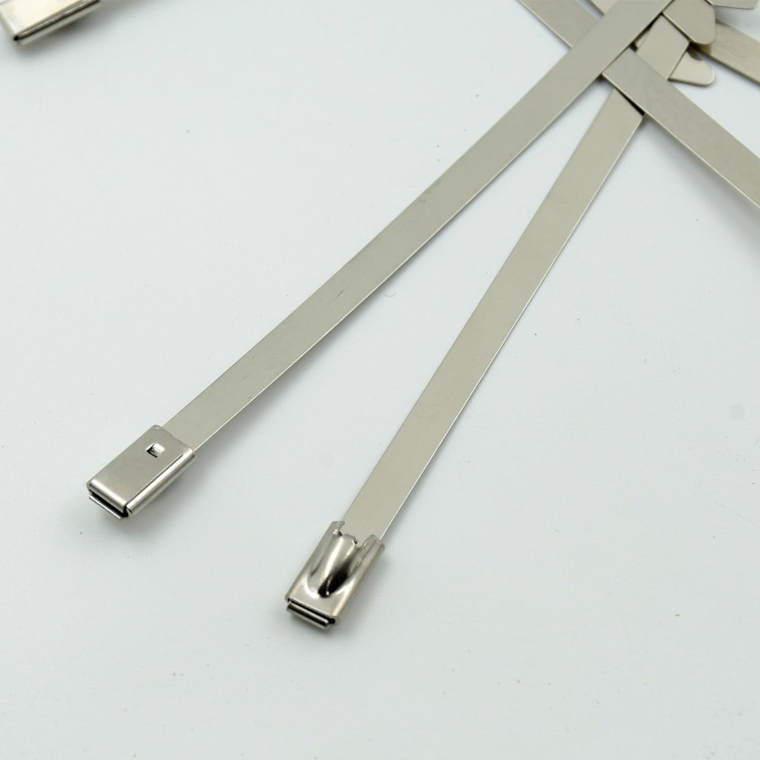 Multipurpose Stainless Steel Cable TIE (10 pcs Set / 4.6x200MM) thumbnail 3