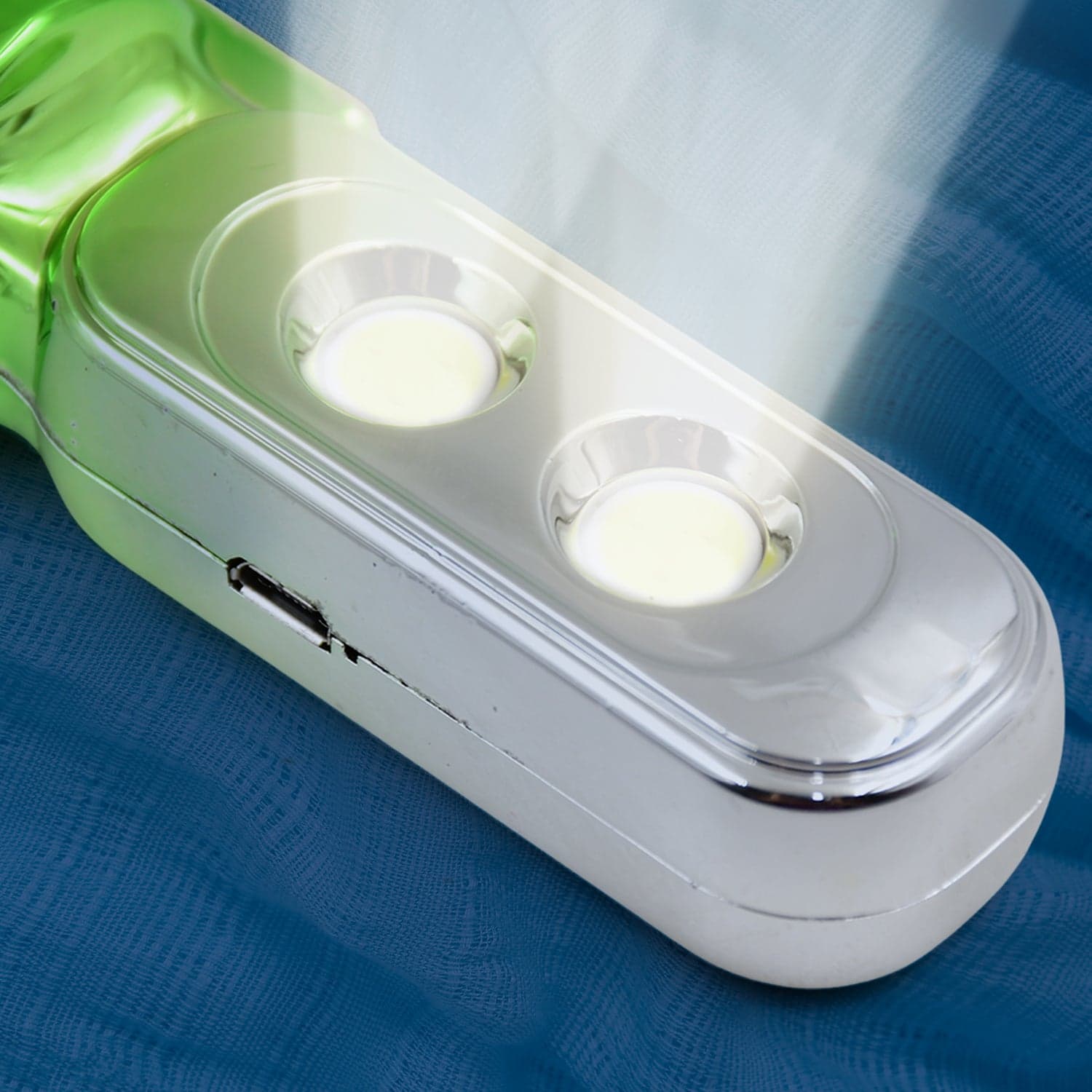 Multi Functional 3 LED Torchlight (1 Pc) thumbnail 3