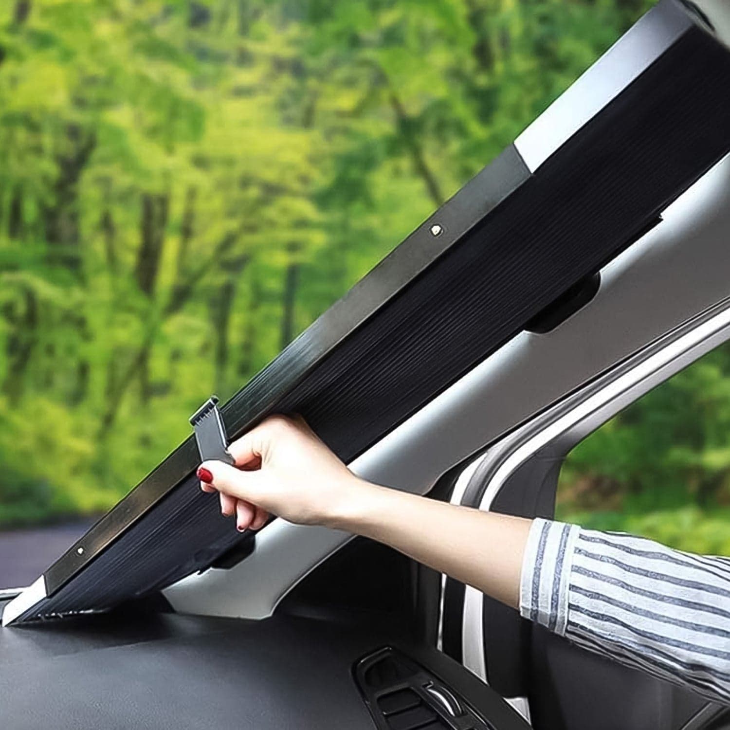 Retractable Long Foldable Windshield Sun Shade for Car (1 Set) thumbnail 4
