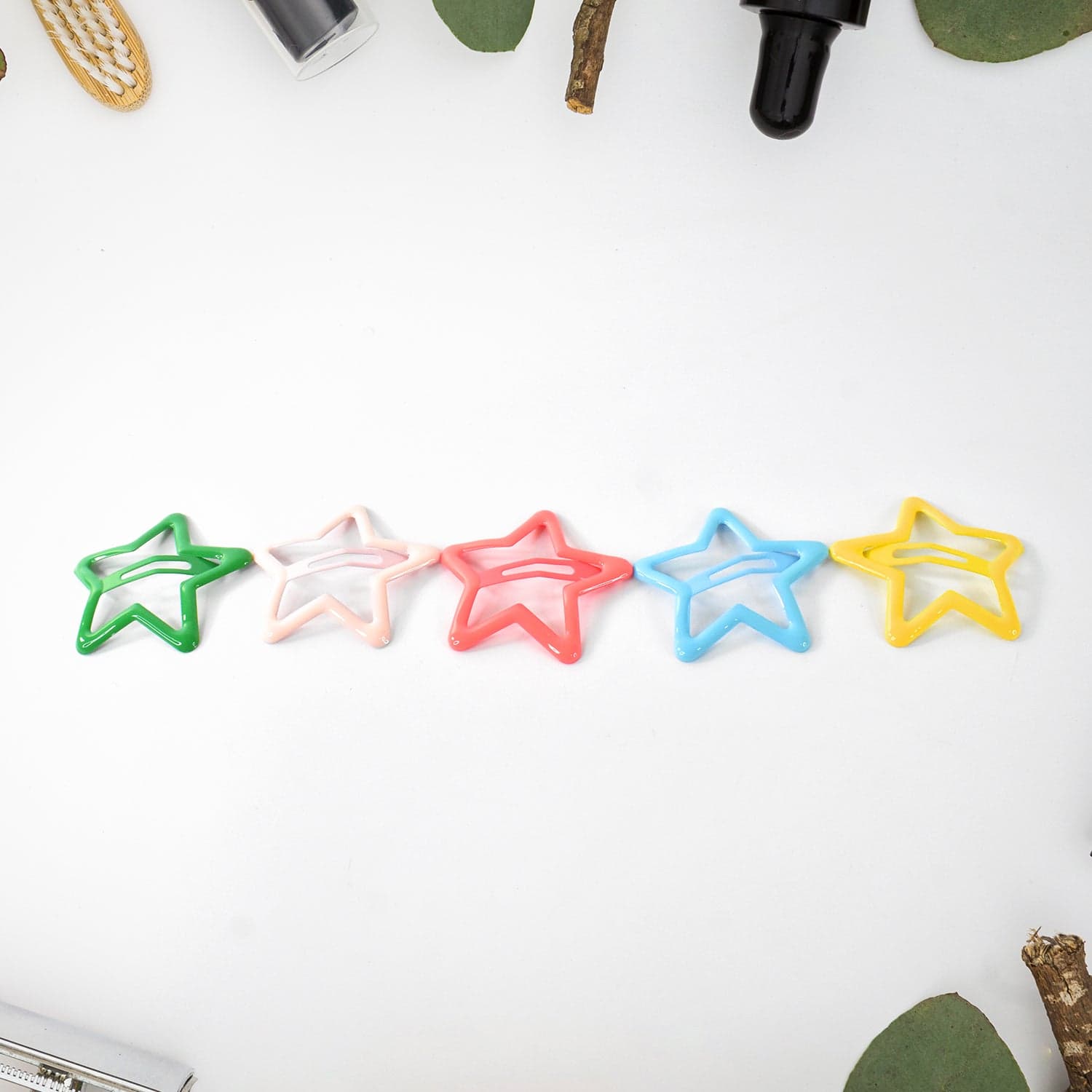 Metal Printed Star Shape Hair Clips (5 Pcs Set) thumbnail 8