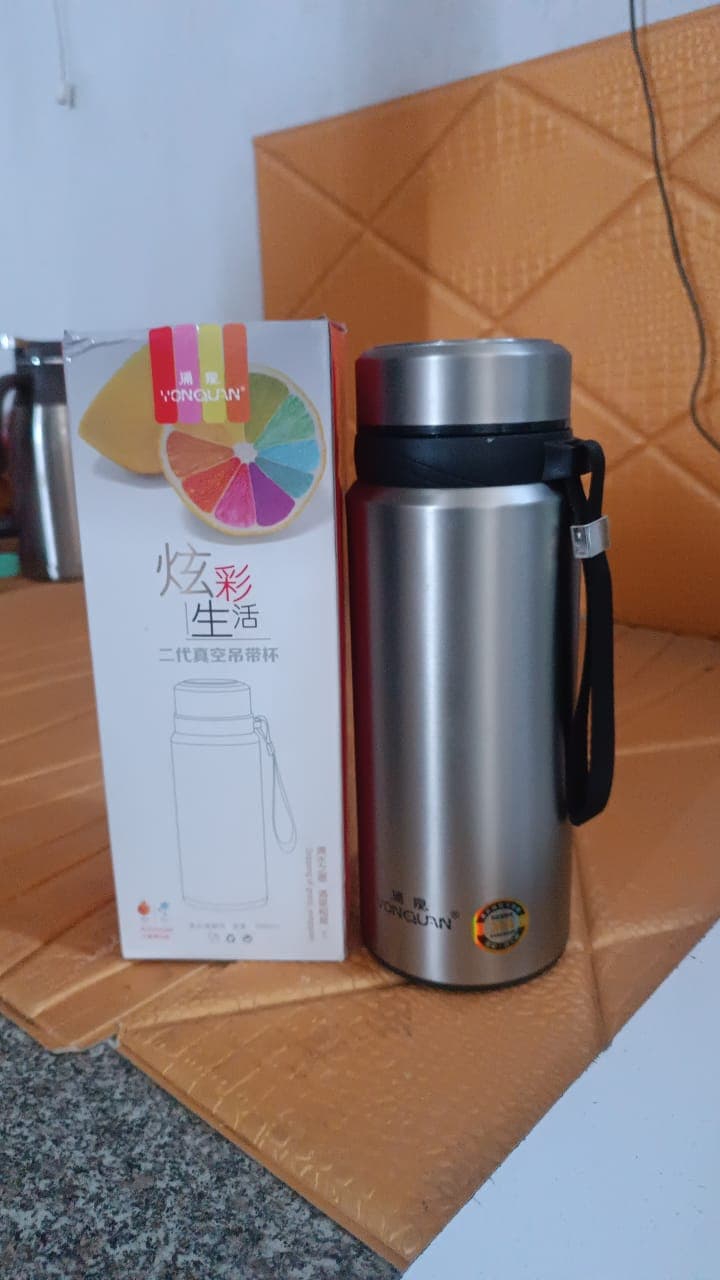 Double-Wall Stainless Steel Vacuum Insulated Bottle (1000ml Approx) thumbnail 7