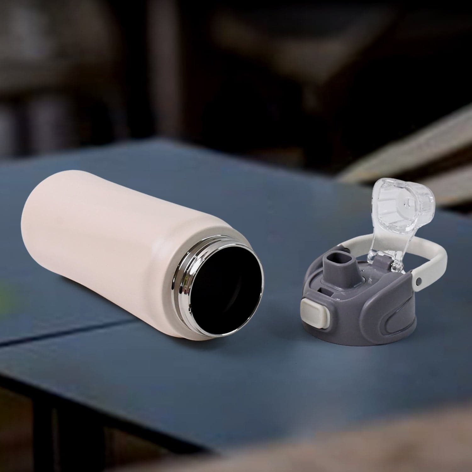 Stainless Steel Insulated Vacuum Bottle (680ml Approx) thumbnail 3
