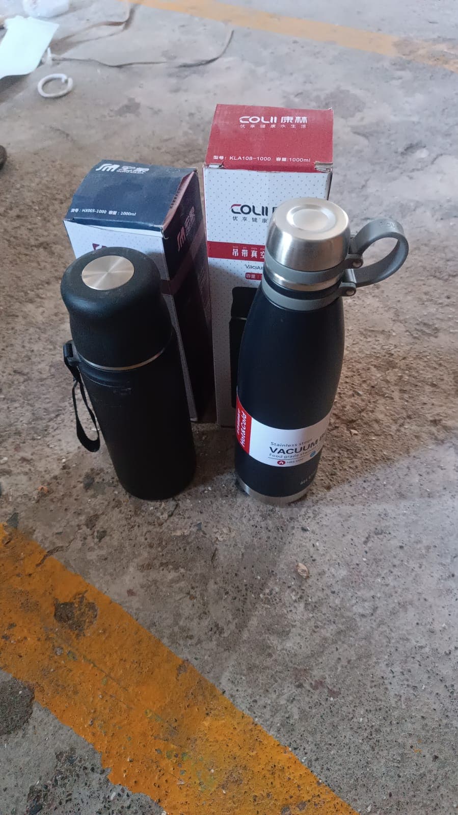 Stainless Steel Vaccum Insulation Water Bottle (1000ml Approx / Mix Design) thumbnail 6