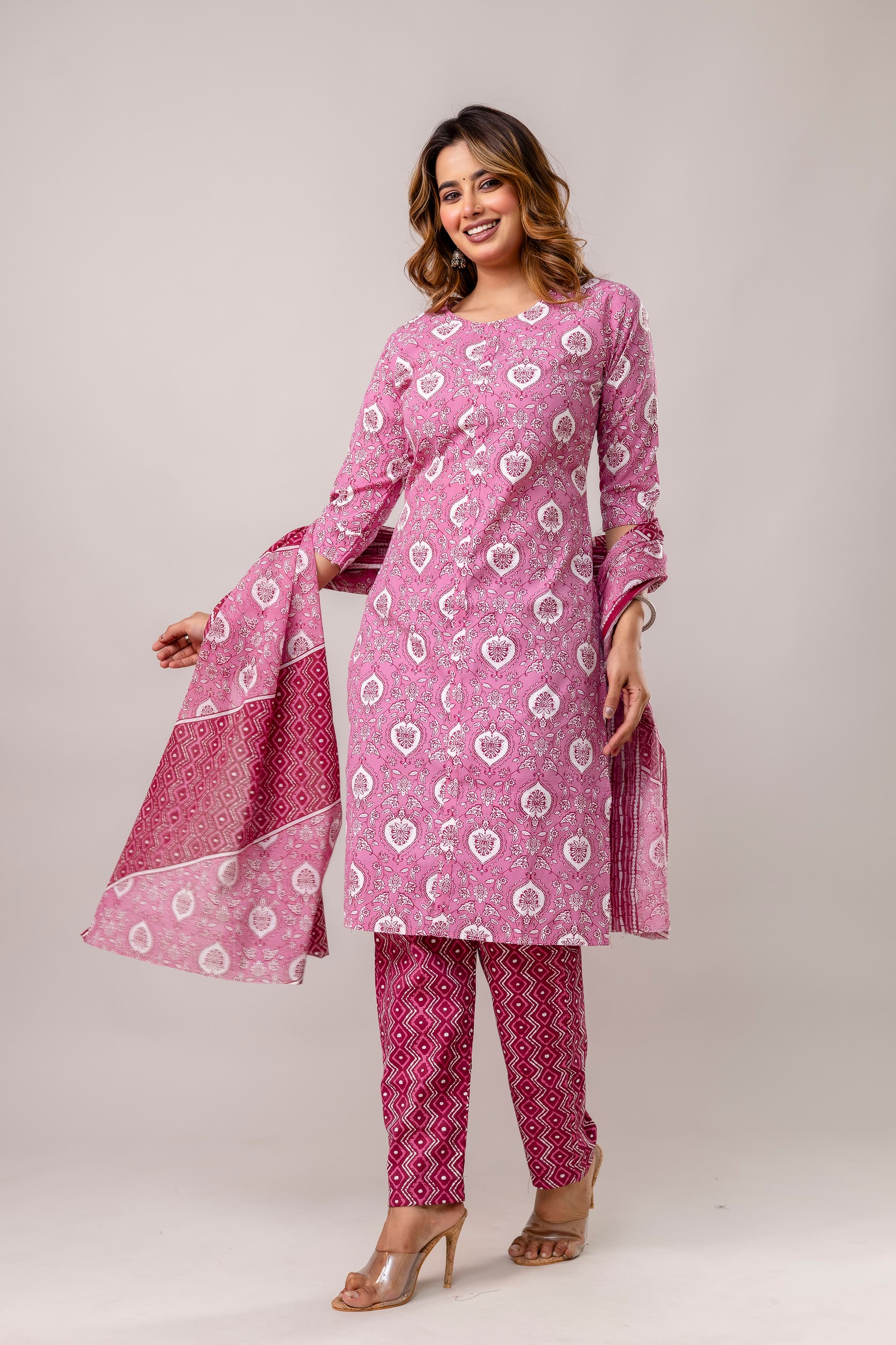 Pink Cotton Straight Printed Kurta Straight Palazzo Suit Set thumbnail 2