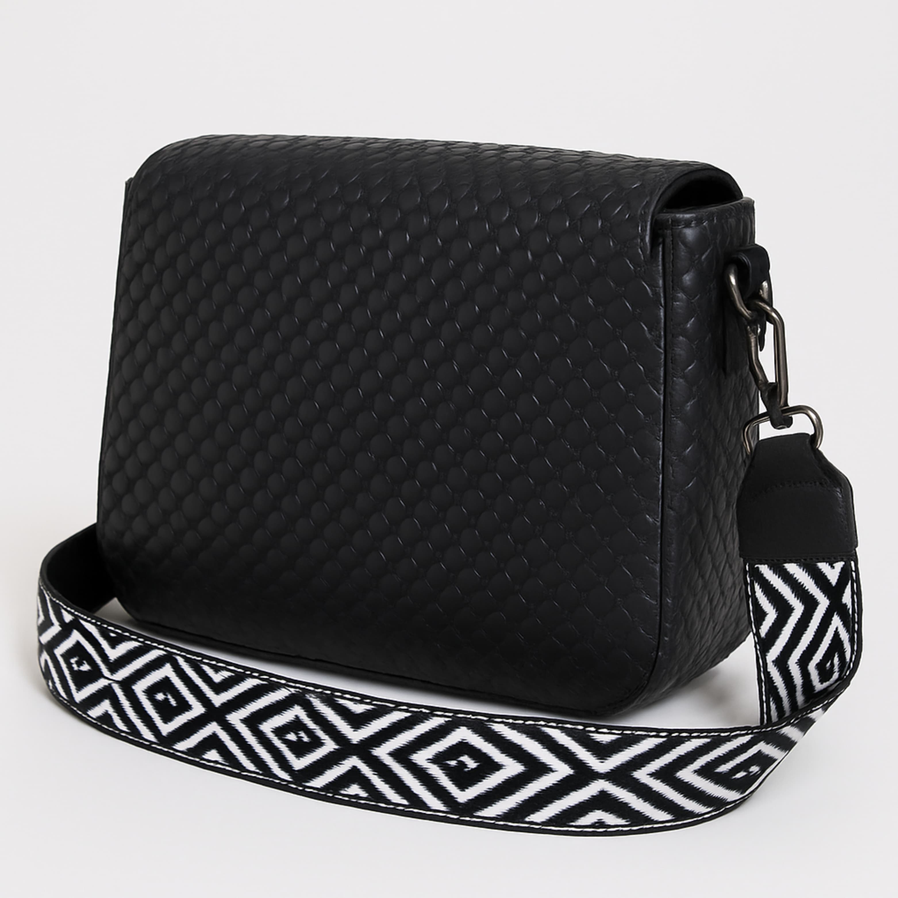 Stylish Crossbody Bag ID No: GP047_BLACK thumbnail 4