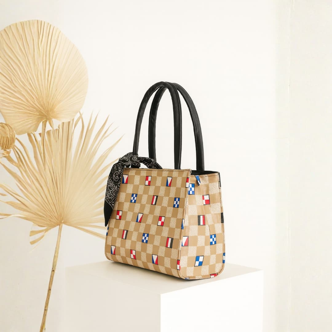 Cube Pattern Tote Bag in Cube thumbnail 6