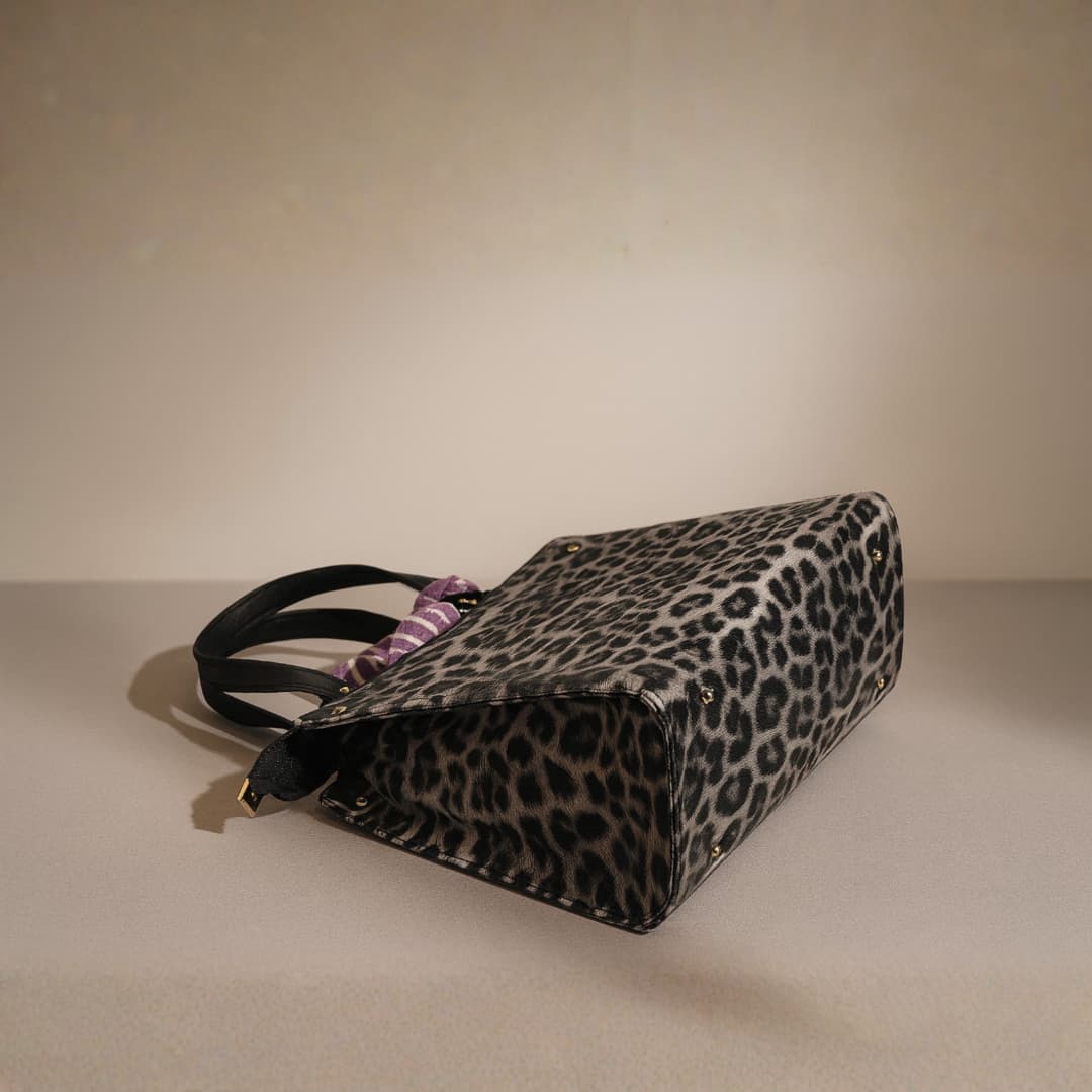 Leopard Print Tote Bag in Leopard thumbnail 4