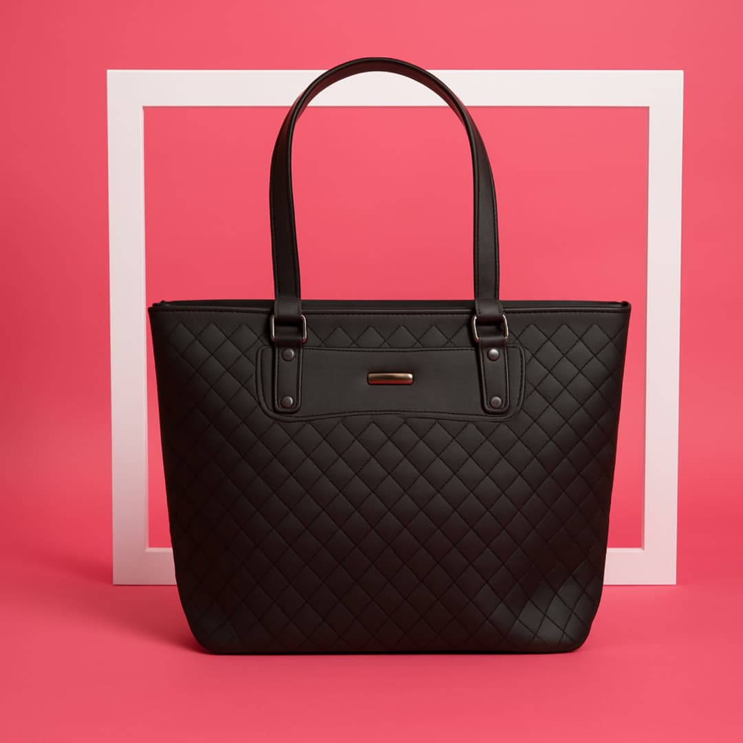 Quilted Classic Tote Bag – Black in Black thumbnail 5