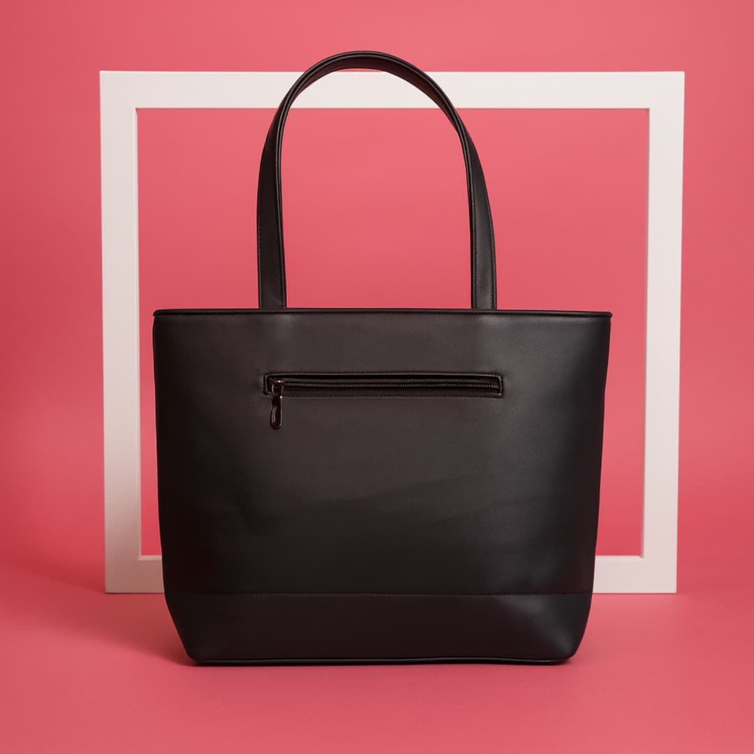 Quilted Classic Tote Bag – Black in Black thumbnail 6