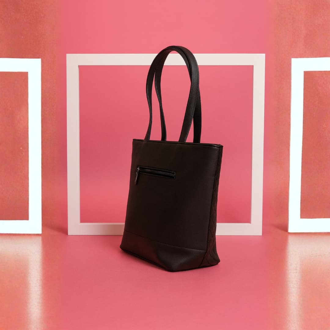 Quilted Classic Tote Bag – Black in Black thumbnail 7