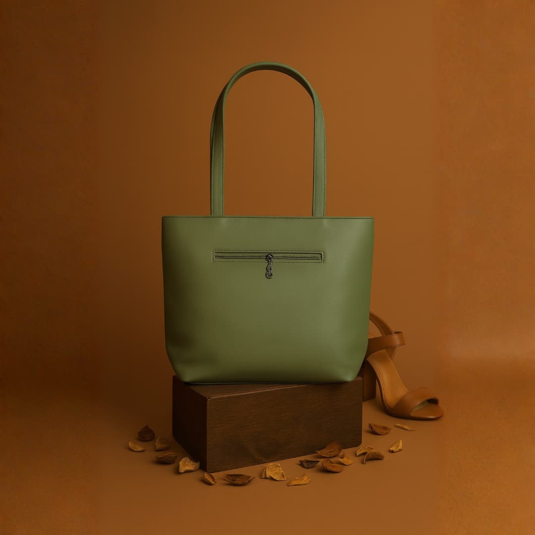 Quilted Classic Tote Bag – Green in Green thumbnail 5
