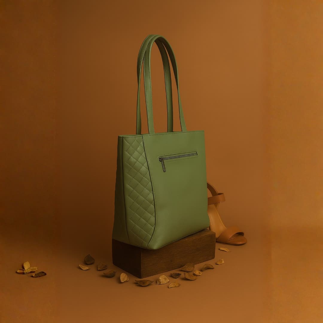Quilted Classic Tote Bag – Green in Green thumbnail 6