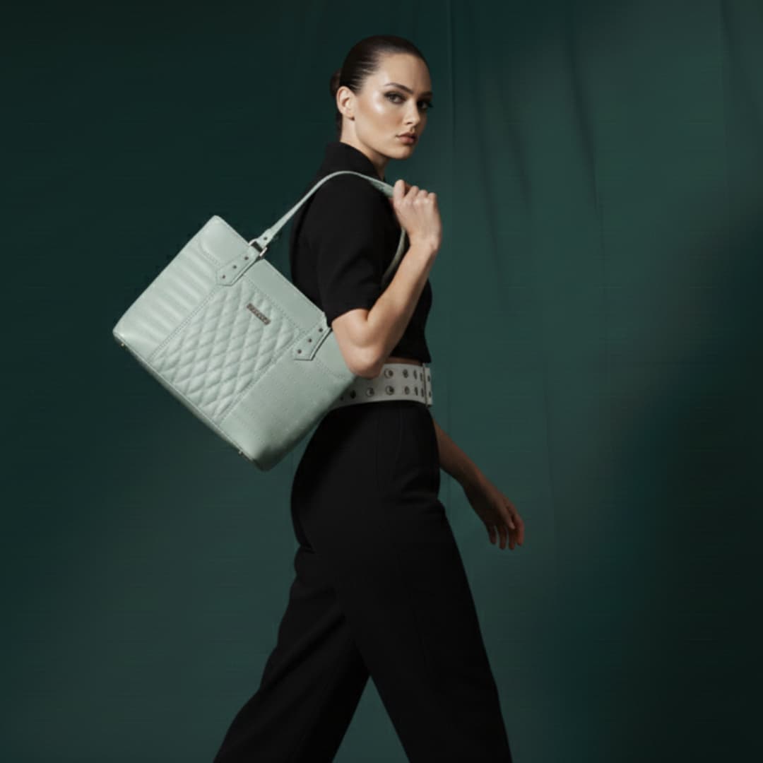 Elegant Green Quilted Tote Handbag with Pouch in Green thumbnail 3