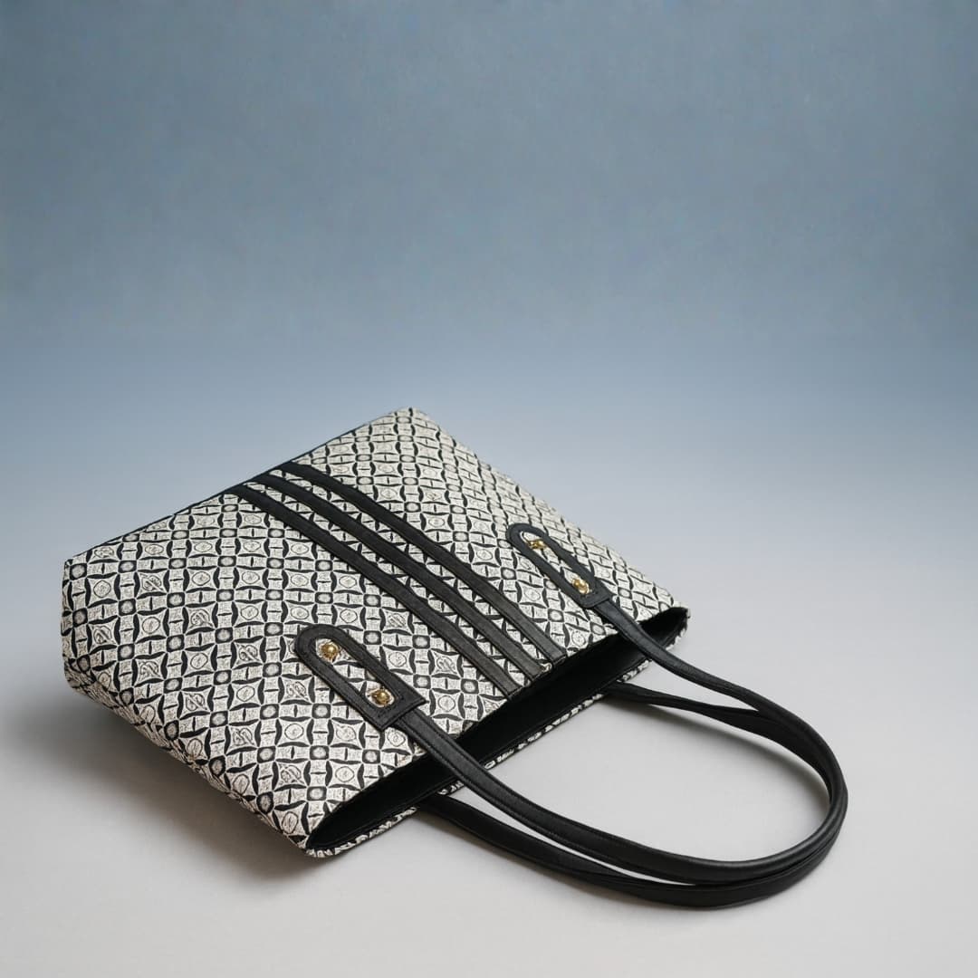 BW Pattern Tote Bag in Bw thumbnail 8
