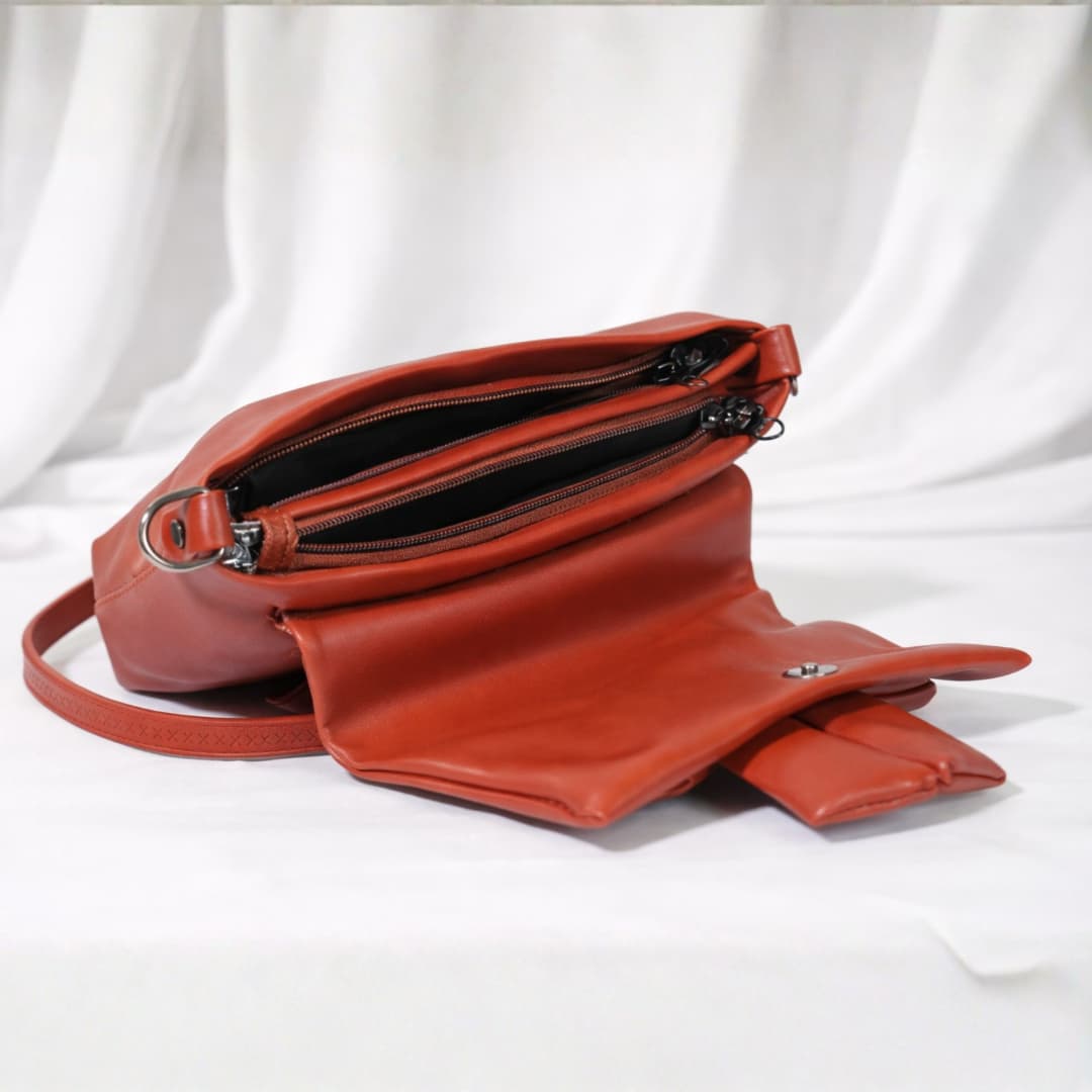Tan Bow Crossbody Bag in Tan thumbnail 4