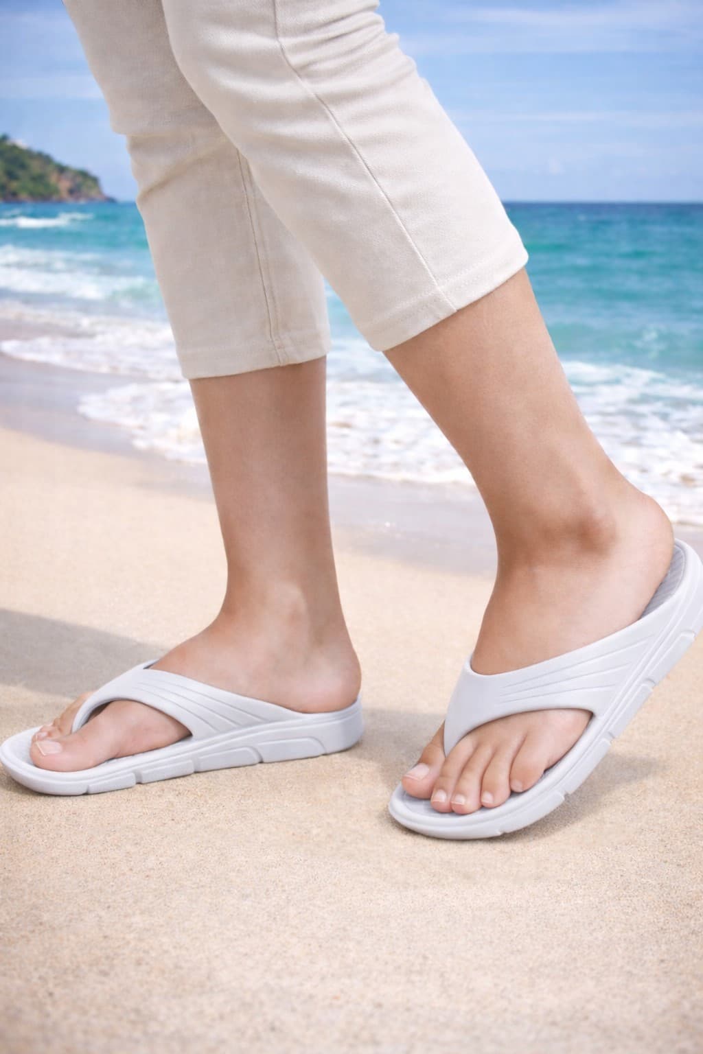 Men’s Moulded Thong Flip Flops with Textured Footbed and Chunky Sole thumbnail 3