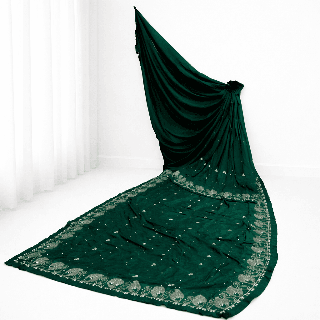 Emerald Green Embroidered Silk Saree – Luxury Designer Party Wear thumbnail 4