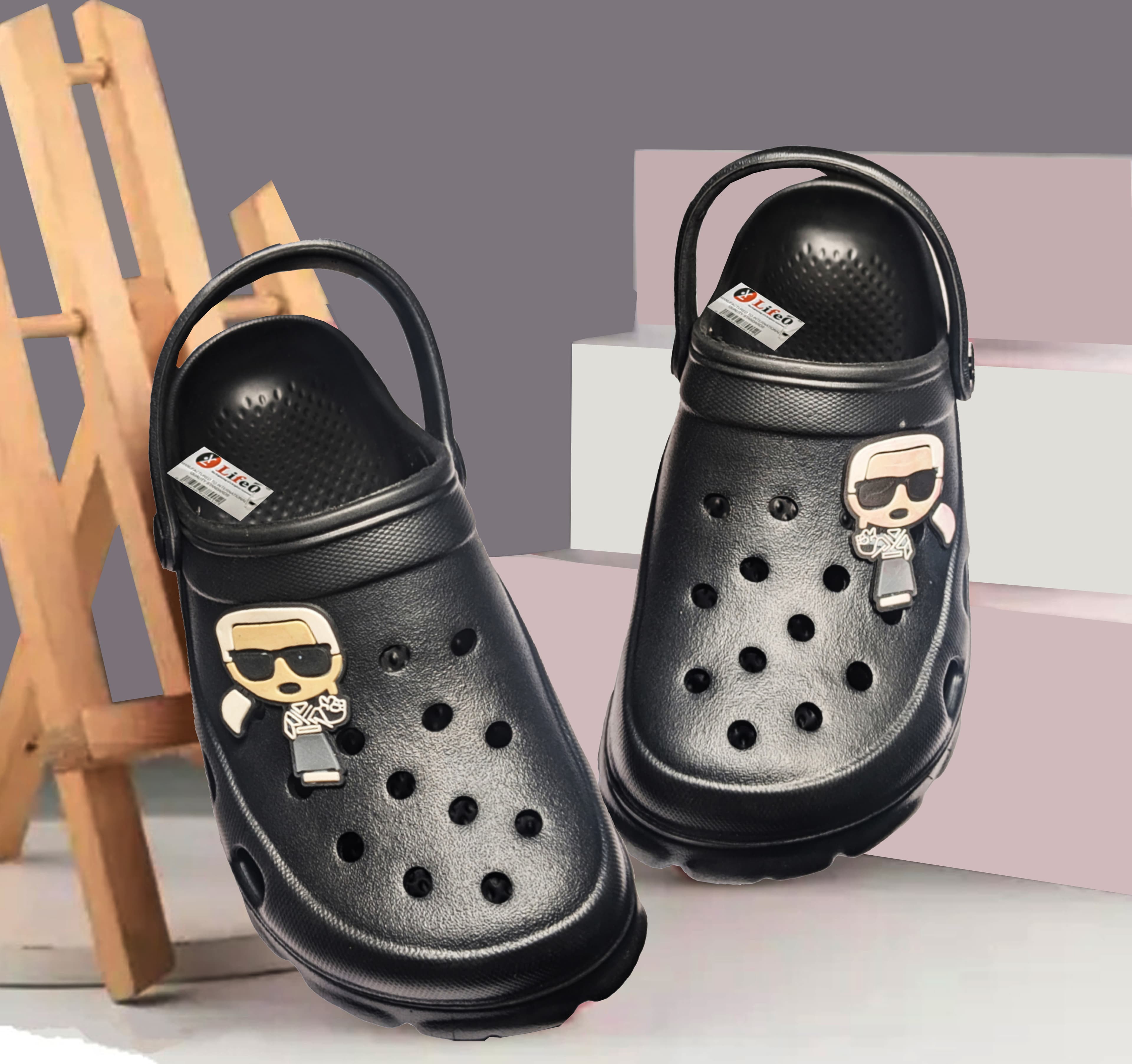 Men’s Ventilated Closed-Toe Casual Clogs with Pivoting Heel Strap thumbnail 5