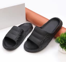 Men’s Textured Open-Toe Slide Slippers with Ribbed Footbed and Broad Strap