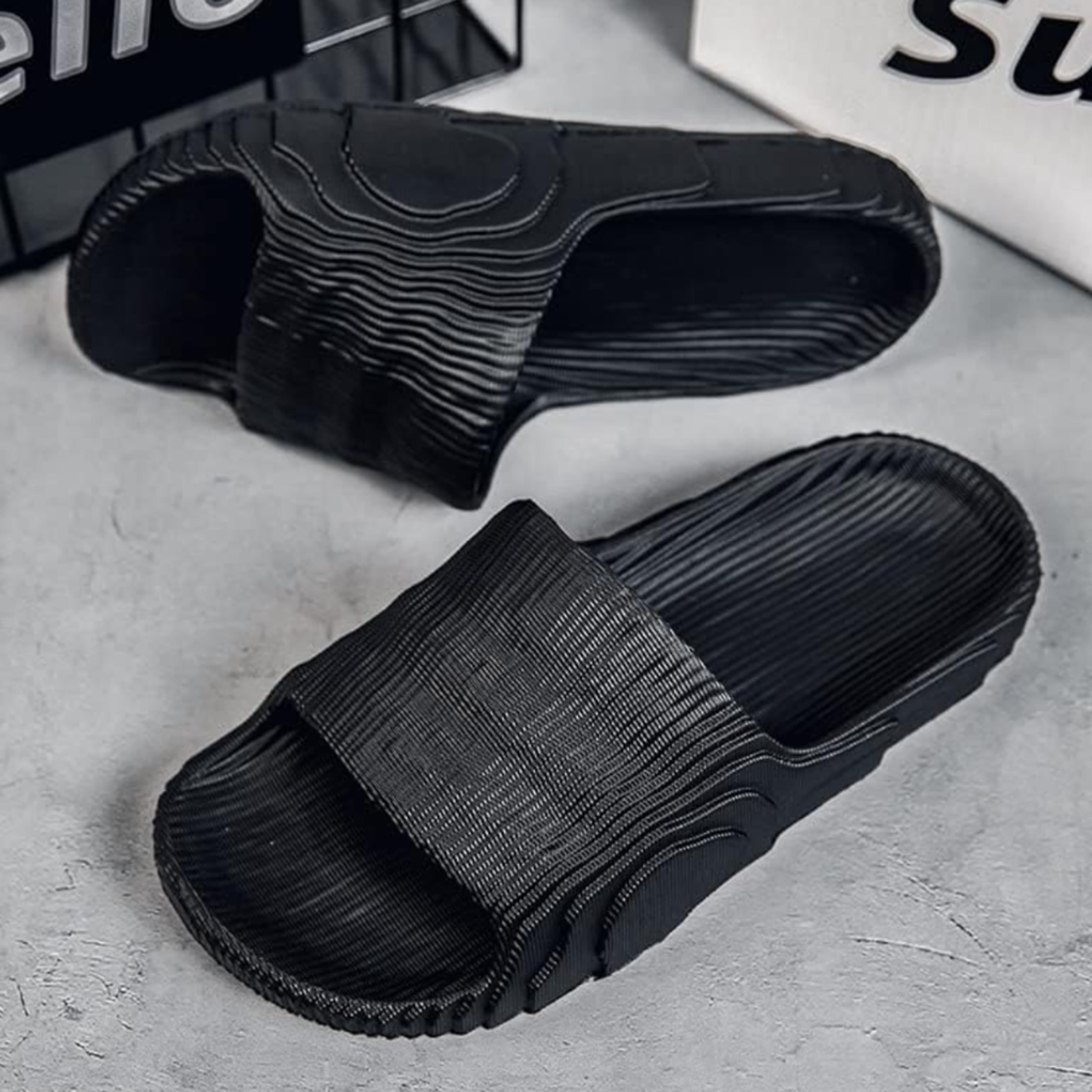 Men’s Textured Open-Toe Slide Slippers with Ribbed Footbed and Broad Strap thumbnail 3