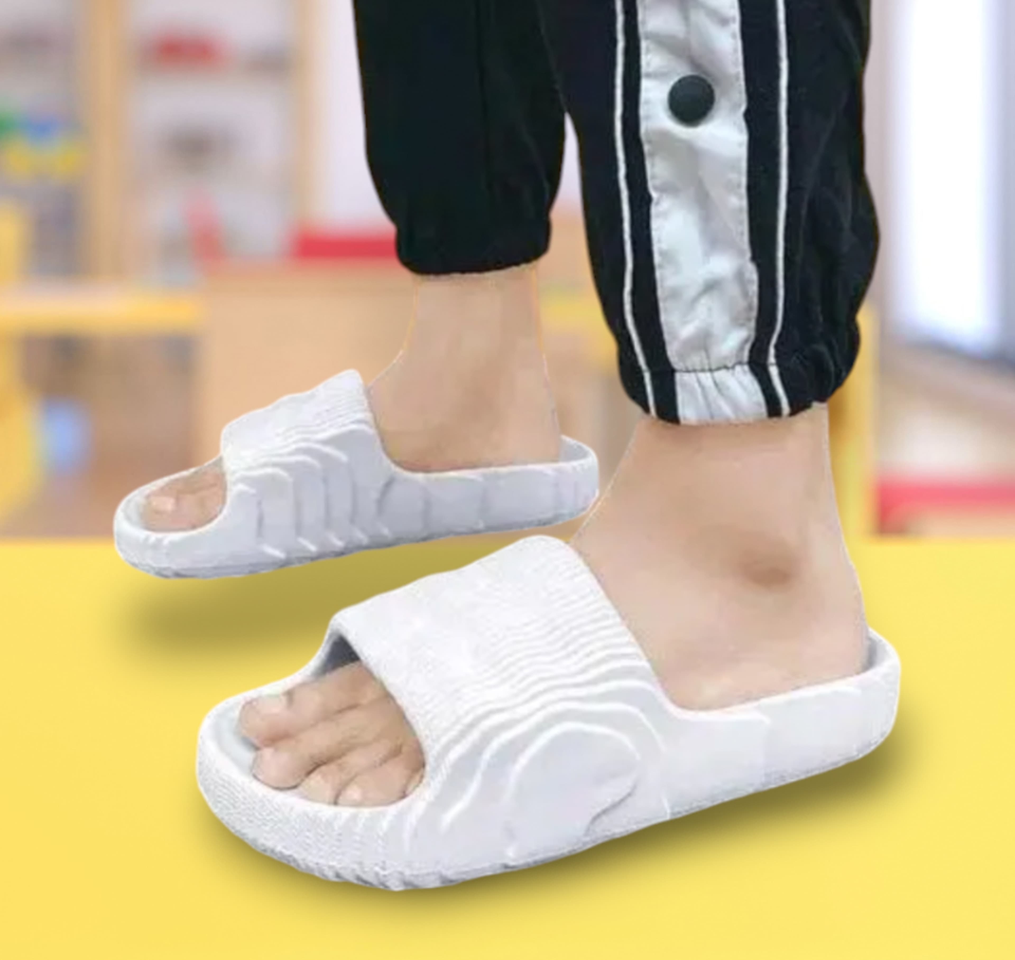 Men’s Open-Toe Molded Slide Slippers with Ribbed Strap thumbnail 2