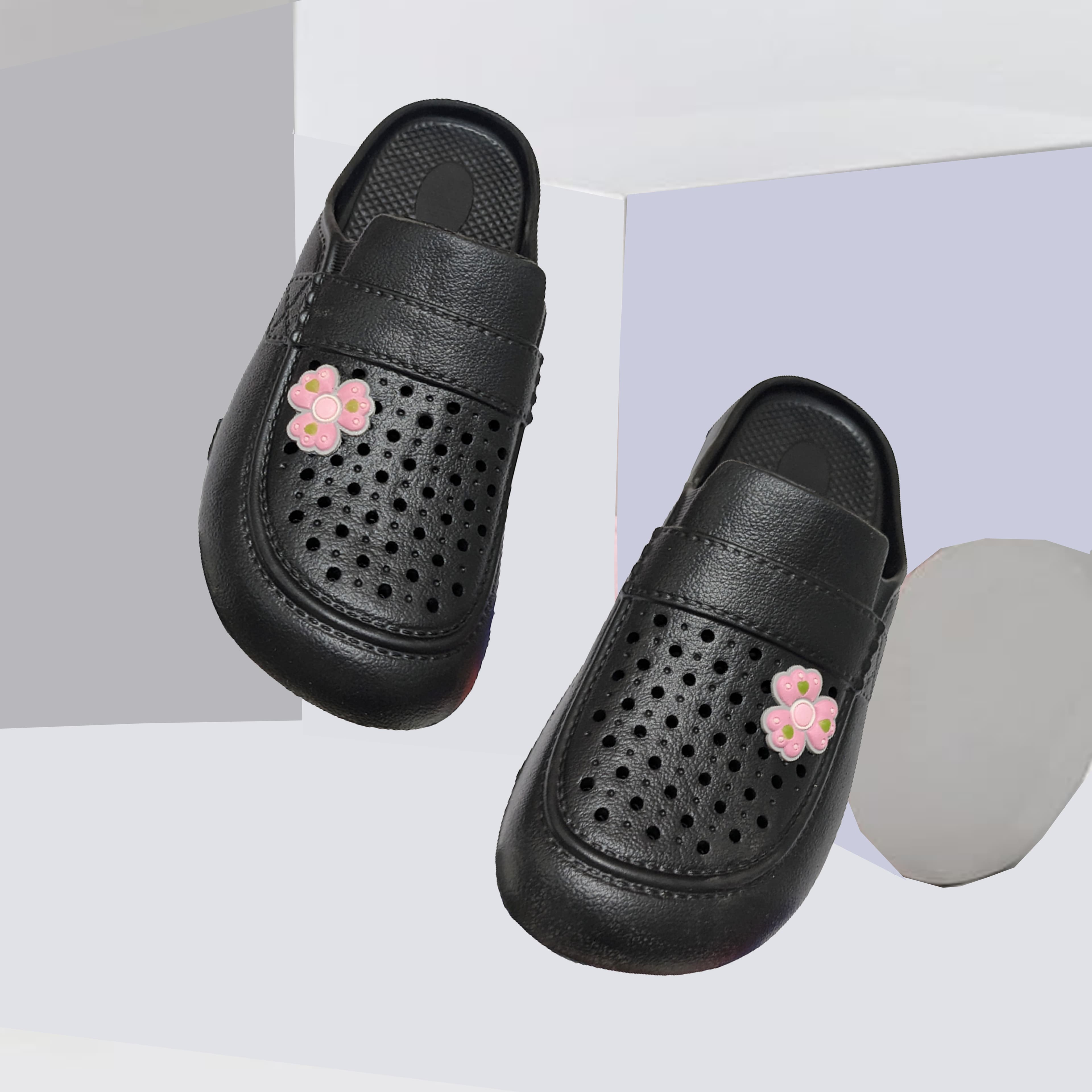 Men’s Perforated Closed-Toe Mule Slippers with Flower Appliqué thumbnail 4